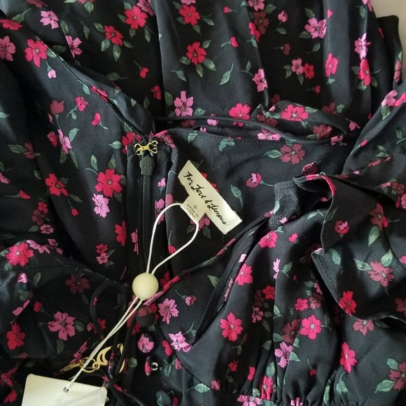 🍒NWT FL&L ROSIE CHERRY BLOSSOM ASYMMETRICAL DRESS - Picture 4 of 4